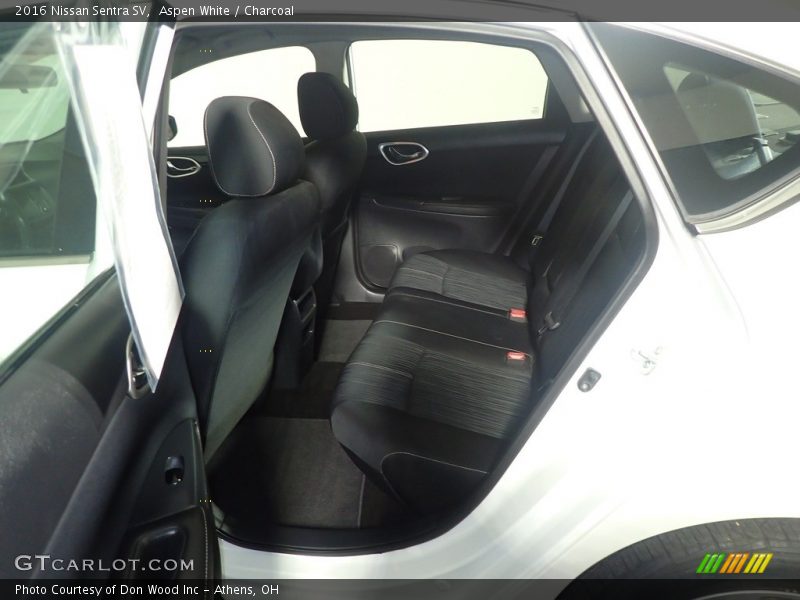Aspen White / Charcoal 2016 Nissan Sentra SV