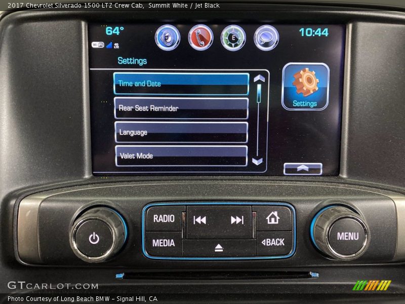 Controls of 2017 Silverado 1500 LTZ Crew Cab