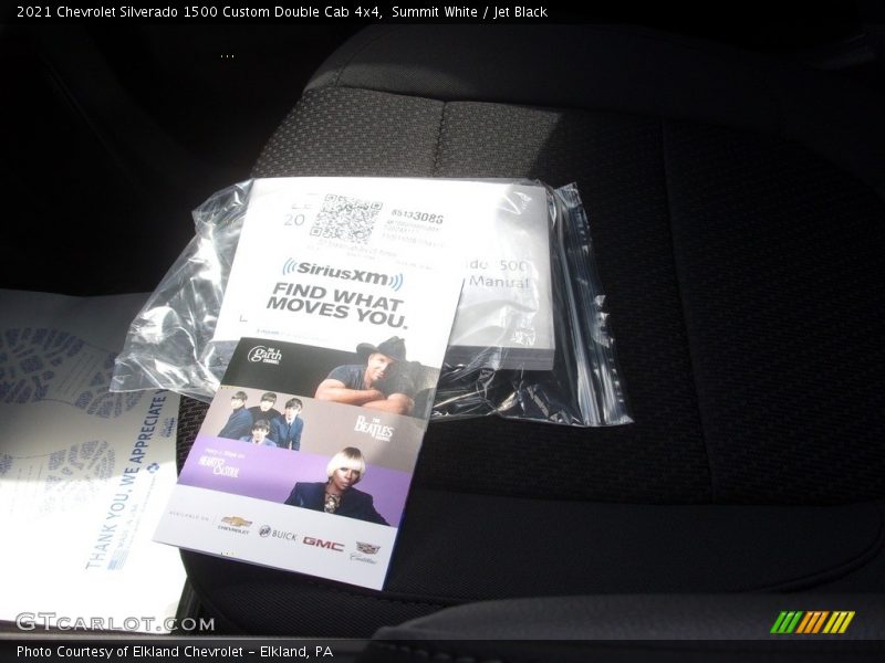 Summit White / Jet Black 2021 Chevrolet Silverado 1500 Custom Double Cab 4x4