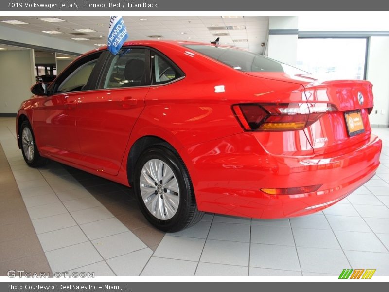 Tornado Red / Titan Black 2019 Volkswagen Jetta S