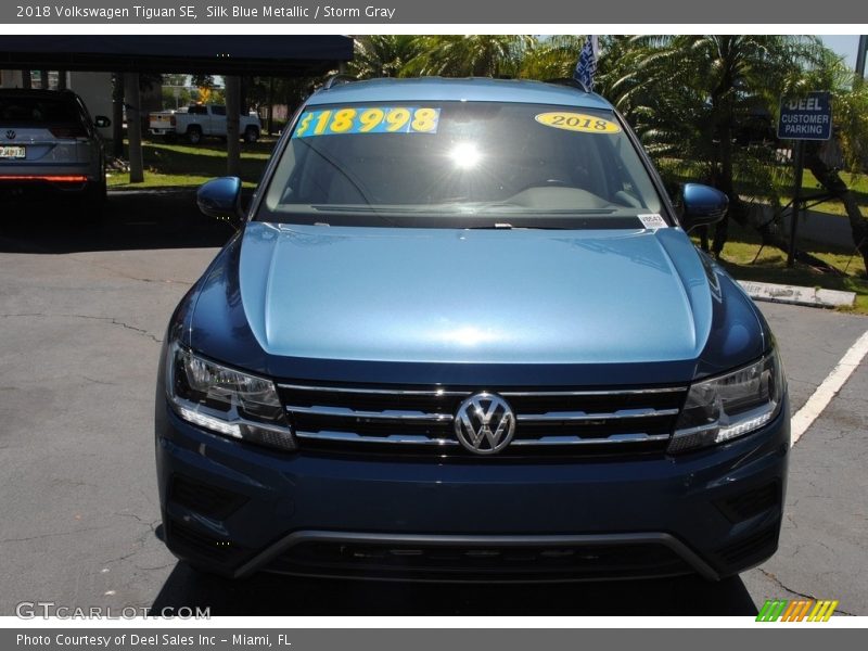 Silk Blue Metallic / Storm Gray 2018 Volkswagen Tiguan SE