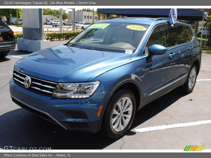 Silk Blue Metallic / Storm Gray 2018 Volkswagen Tiguan SE