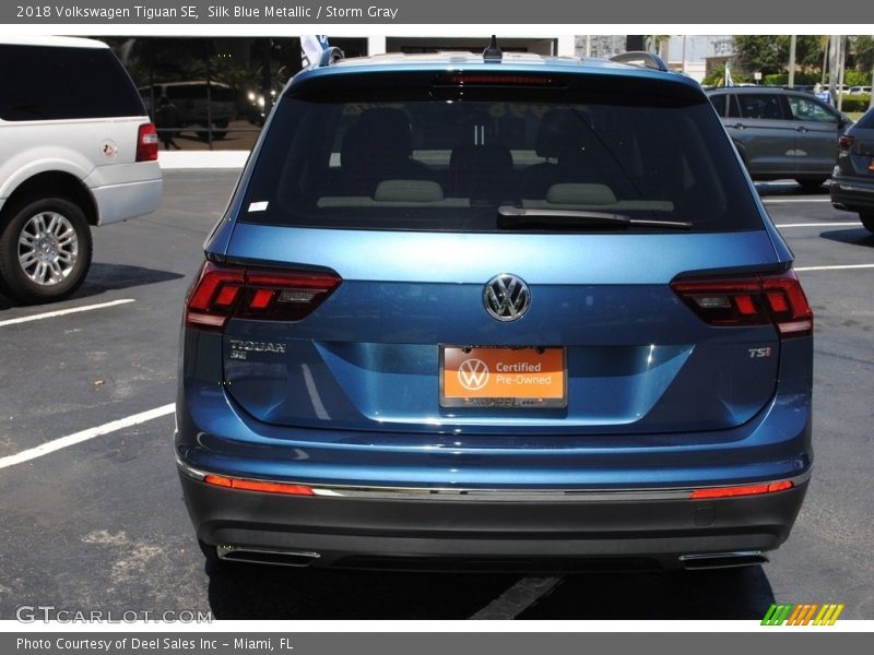 Silk Blue Metallic / Storm Gray 2018 Volkswagen Tiguan SE
