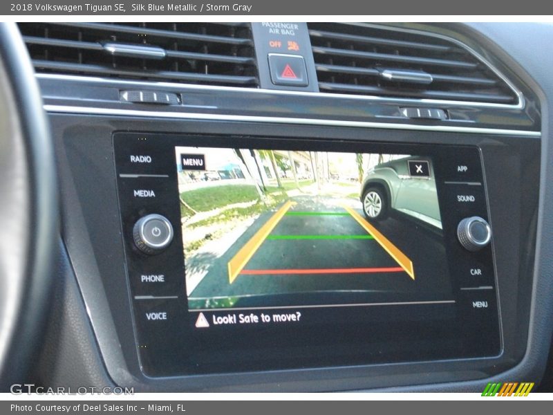 Silk Blue Metallic / Storm Gray 2018 Volkswagen Tiguan SE