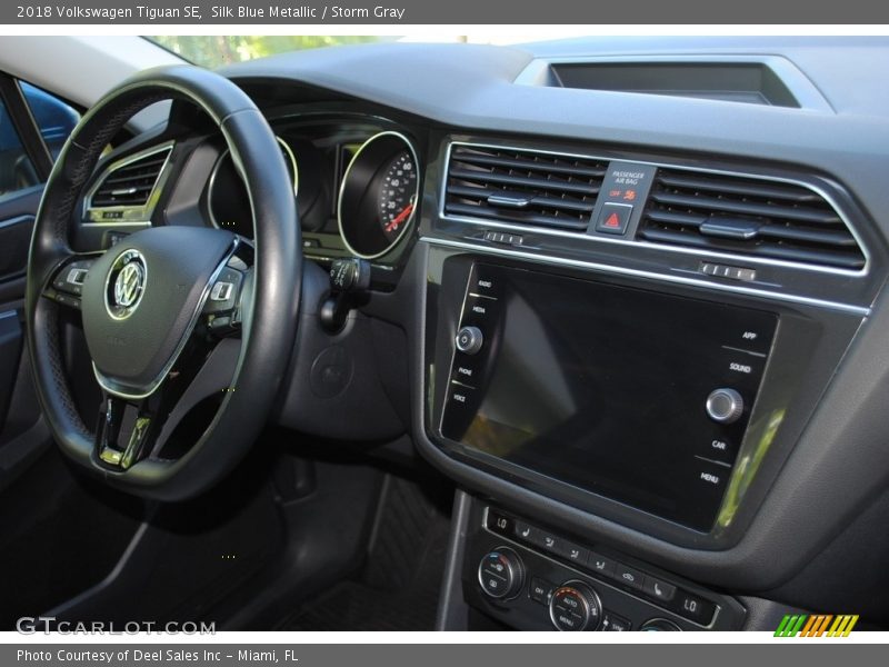 Silk Blue Metallic / Storm Gray 2018 Volkswagen Tiguan SE