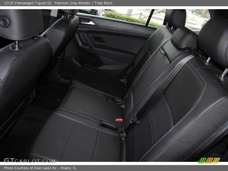 Platinum Gray Metallic / Titan Black 2018 Volkswagen Tiguan SE
