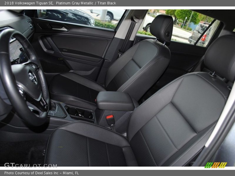 Platinum Gray Metallic / Titan Black 2018 Volkswagen Tiguan SE