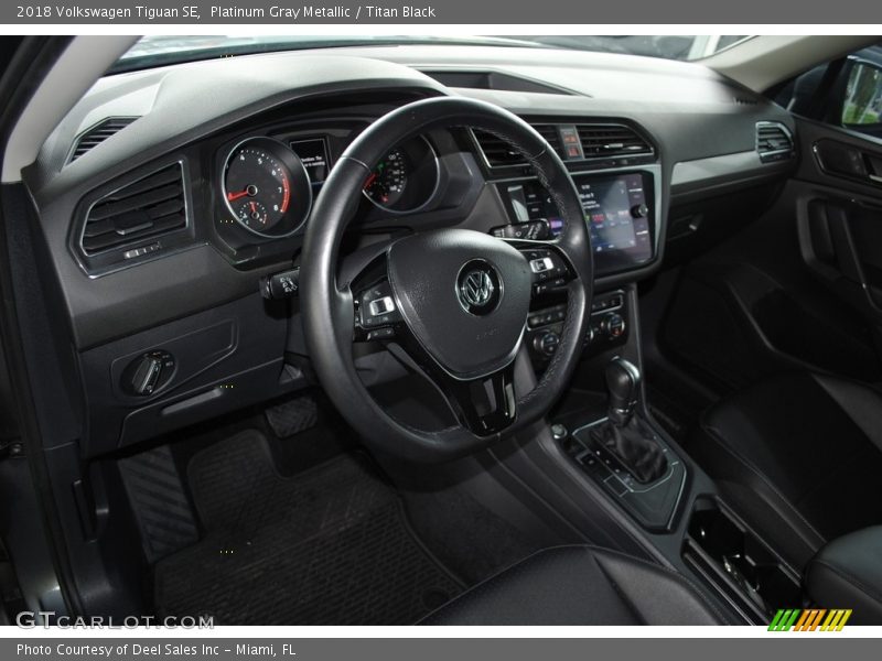 Platinum Gray Metallic / Titan Black 2018 Volkswagen Tiguan SE