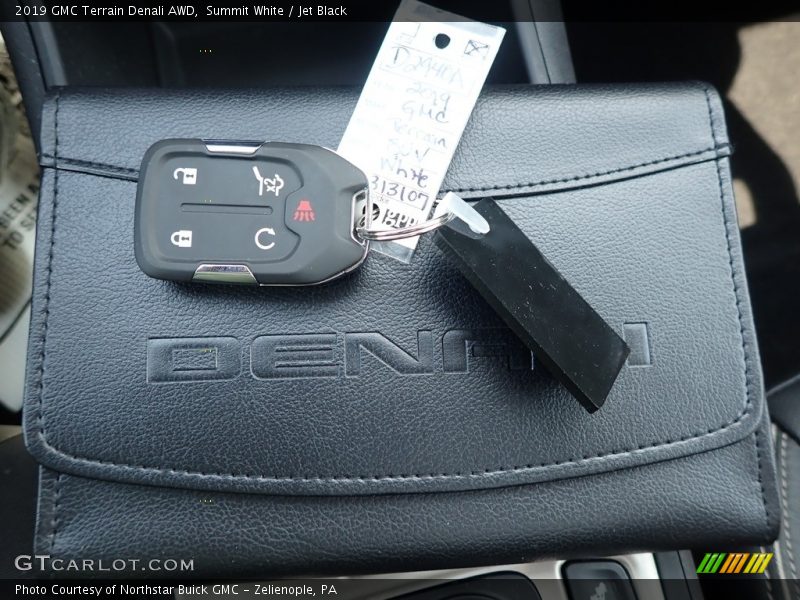 Summit White / Jet Black 2019 GMC Terrain Denali AWD