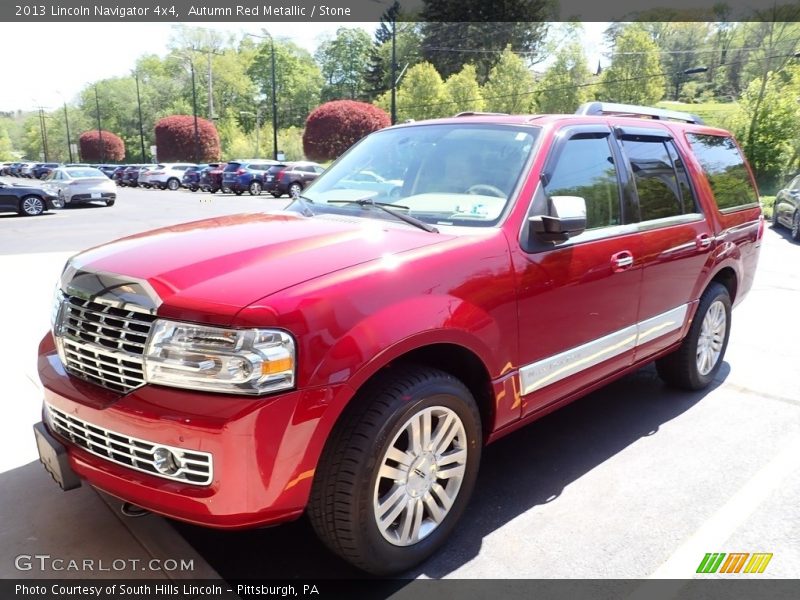 Front 3/4 View of 2013 Navigator 4x4