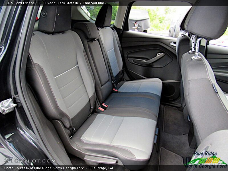 Tuxedo Black Metallic / Charcoal Black 2015 Ford Escape SE