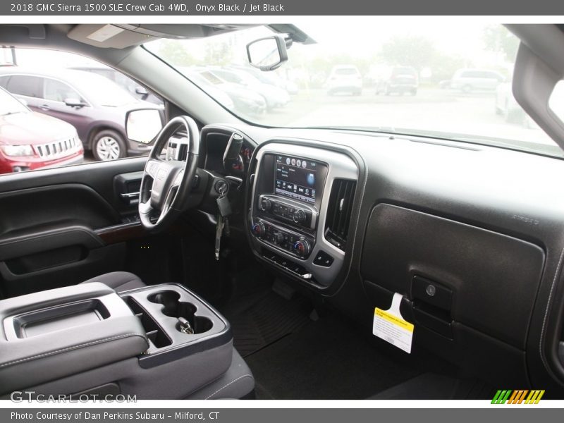 Onyx Black / Jet Black 2018 GMC Sierra 1500 SLE Crew Cab 4WD