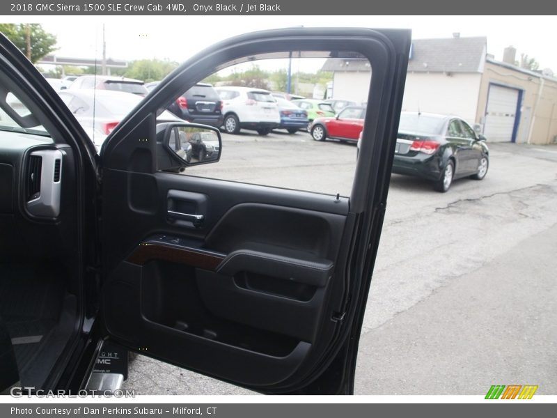 Onyx Black / Jet Black 2018 GMC Sierra 1500 SLE Crew Cab 4WD
