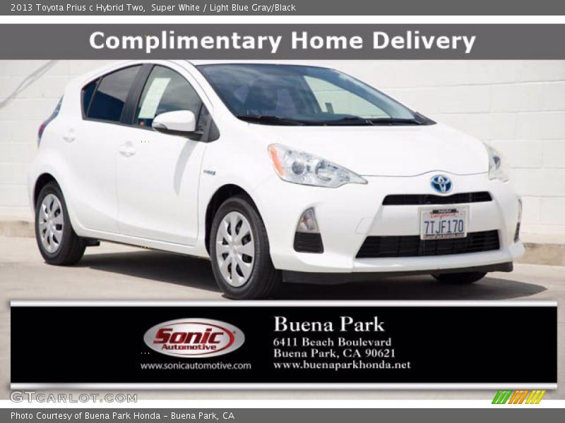 Super White / Light Blue Gray/Black 2013 Toyota Prius c Hybrid Two