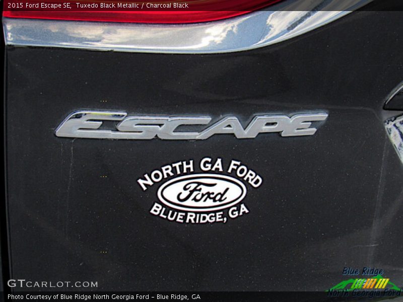 Tuxedo Black Metallic / Charcoal Black 2015 Ford Escape SE