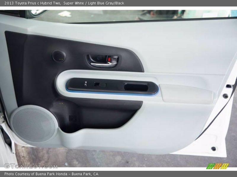 Super White / Light Blue Gray/Black 2013 Toyota Prius c Hybrid Two