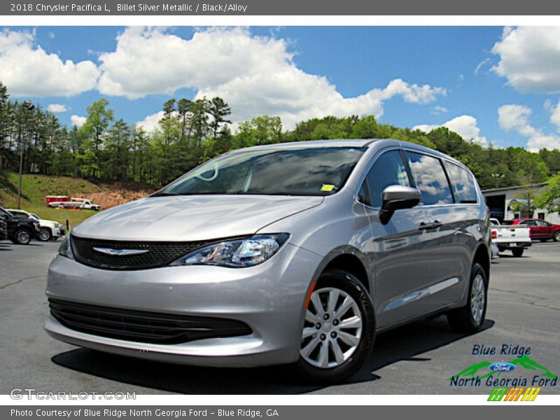 Front 3/4 View of 2018 Pacifica L