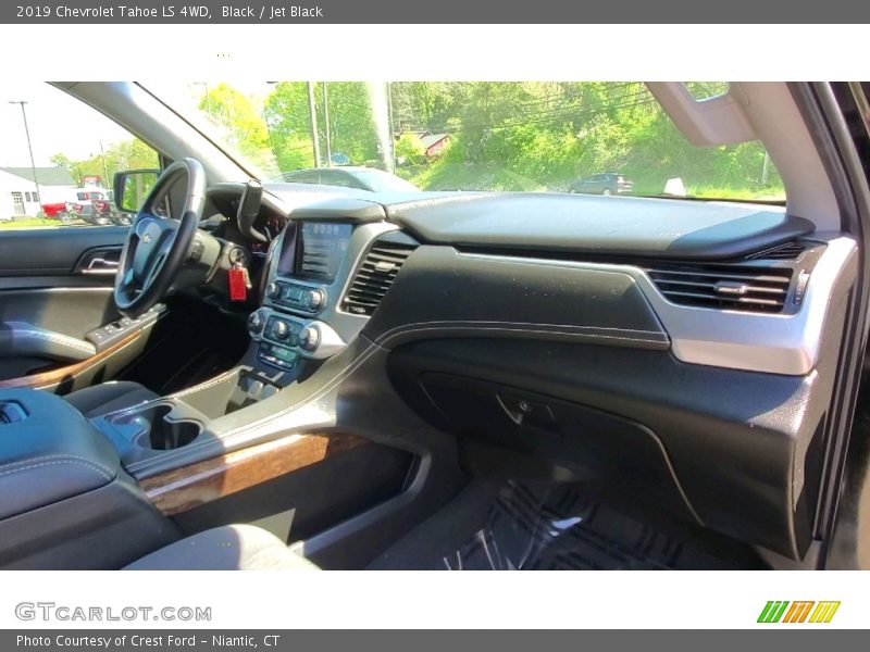 Black / Jet Black 2019 Chevrolet Tahoe LS 4WD