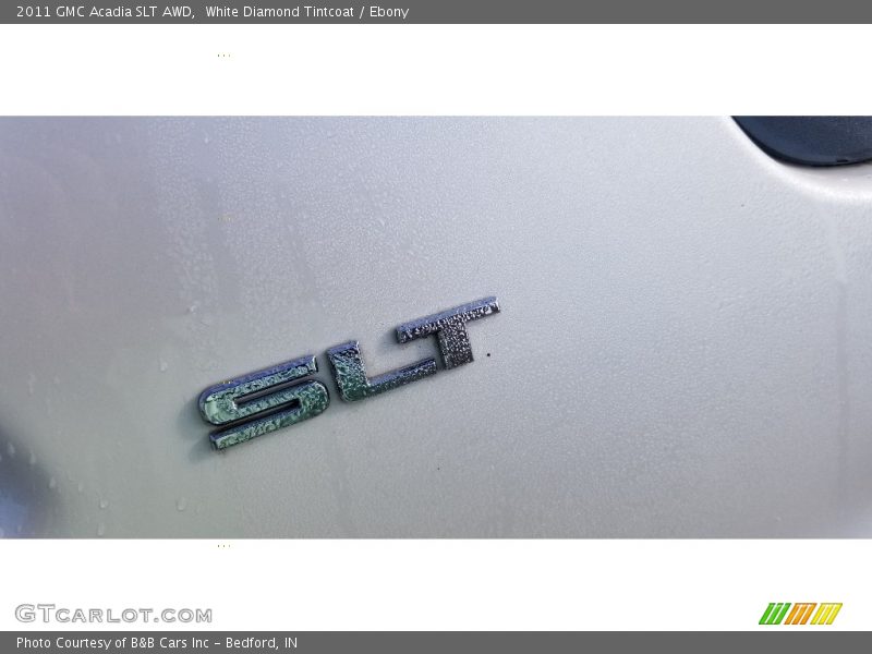 White Diamond Tintcoat / Ebony 2011 GMC Acadia SLT AWD