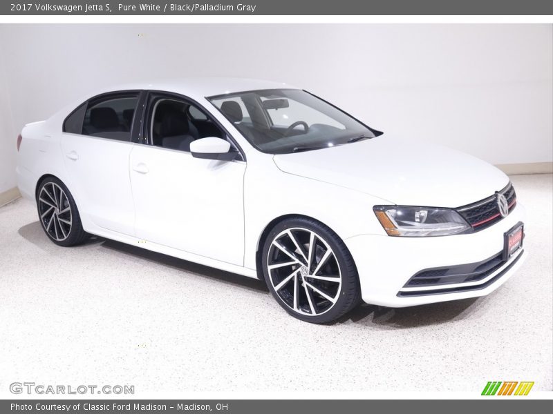 Front 3/4 View of 2017 Jetta S
