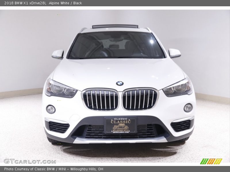 Alpine White / Black 2018 BMW X1 xDrive28i