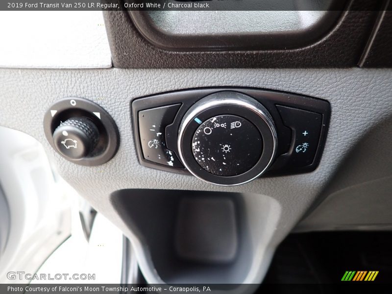Oxford White / Charcoal black 2019 Ford Transit Van 250 LR Regular