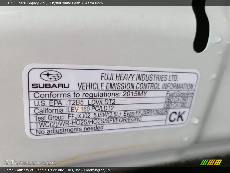 Crystal White Pearl / Warm Ivory 2015 Subaru Legacy 2.5i