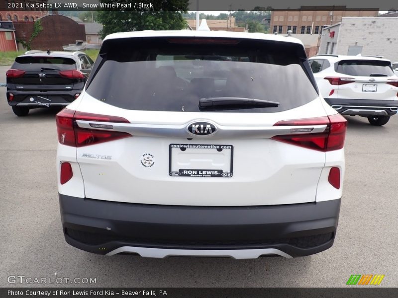 Snow White Pearl / Black 2021 Kia Seltos LX AWD