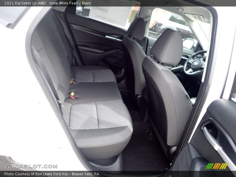 Snow White Pearl / Black 2021 Kia Seltos LX AWD