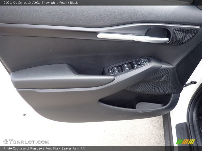 Snow White Pearl / Black 2021 Kia Seltos LX AWD