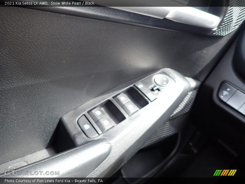 Snow White Pearl / Black 2021 Kia Seltos LX AWD