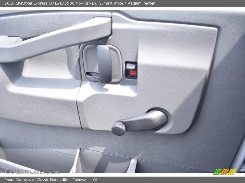 Summit White / Medium Pewter 2016 Chevrolet Express Cutaway 3500 Moving Van