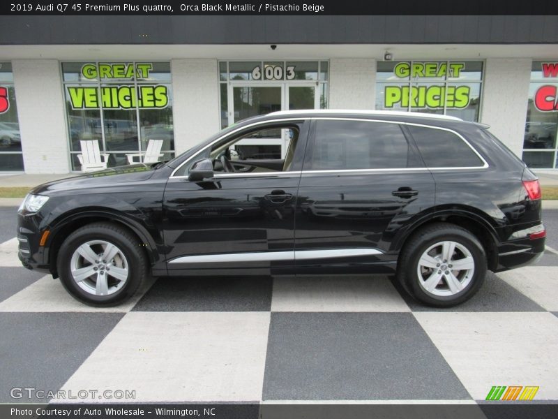 Orca Black Metallic / Pistachio Beige 2019 Audi Q7 45 Premium Plus quattro