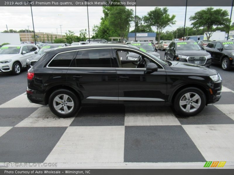 Orca Black Metallic / Pistachio Beige 2019 Audi Q7 45 Premium Plus quattro