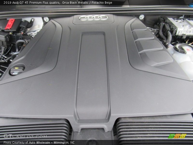 Orca Black Metallic / Pistachio Beige 2019 Audi Q7 45 Premium Plus quattro