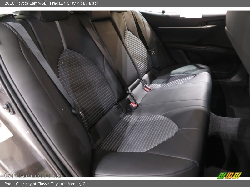 Predawn Gray Mica / Black 2018 Toyota Camry SE