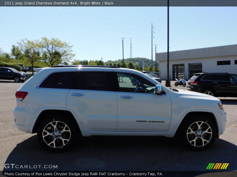 Bright White / Black 2021 Jeep Grand Cherokee Overland 4x4