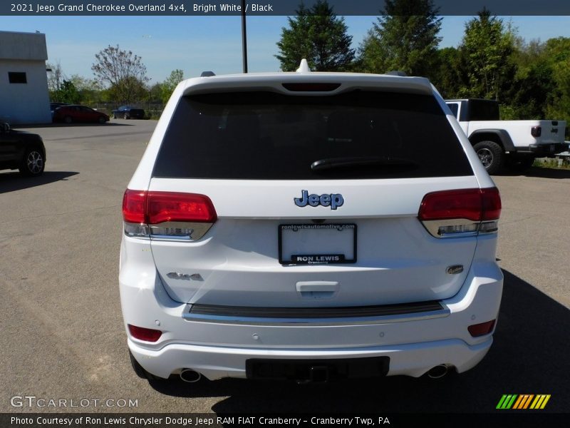 Bright White / Black 2021 Jeep Grand Cherokee Overland 4x4