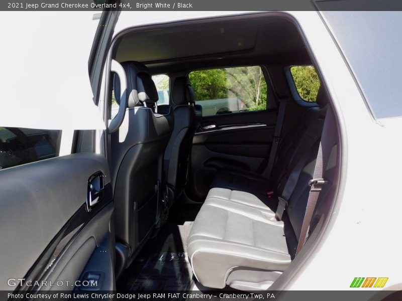 Bright White / Black 2021 Jeep Grand Cherokee Overland 4x4
