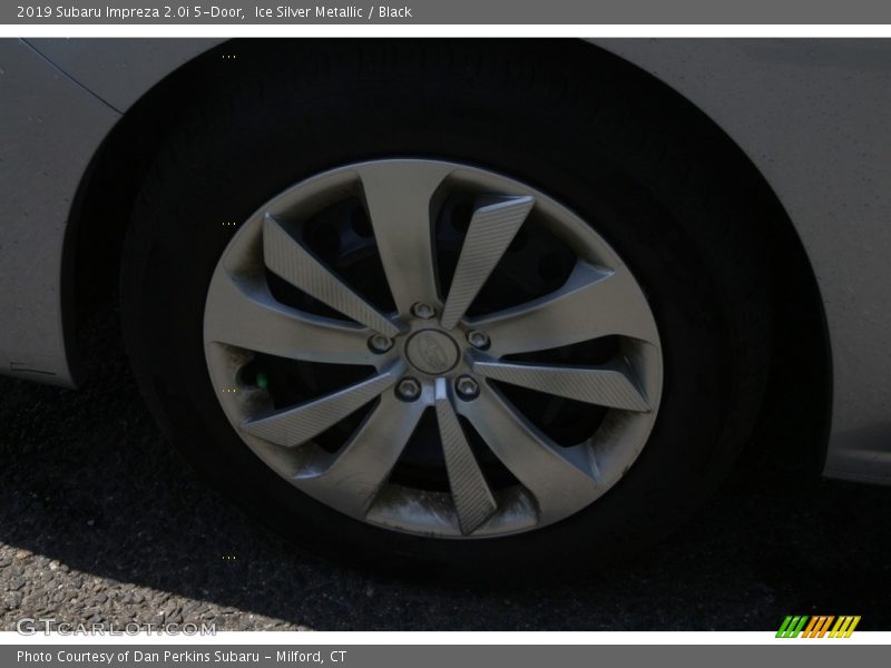 Ice Silver Metallic / Black 2019 Subaru Impreza 2.0i 5-Door