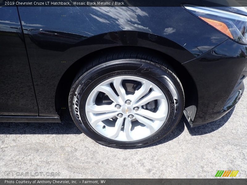 Mosaic Black Metallic / Black 2019 Chevrolet Cruze LT Hatchback