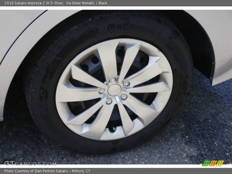 Ice Silver Metallic / Black 2019 Subaru Impreza 2.0i 5-Door