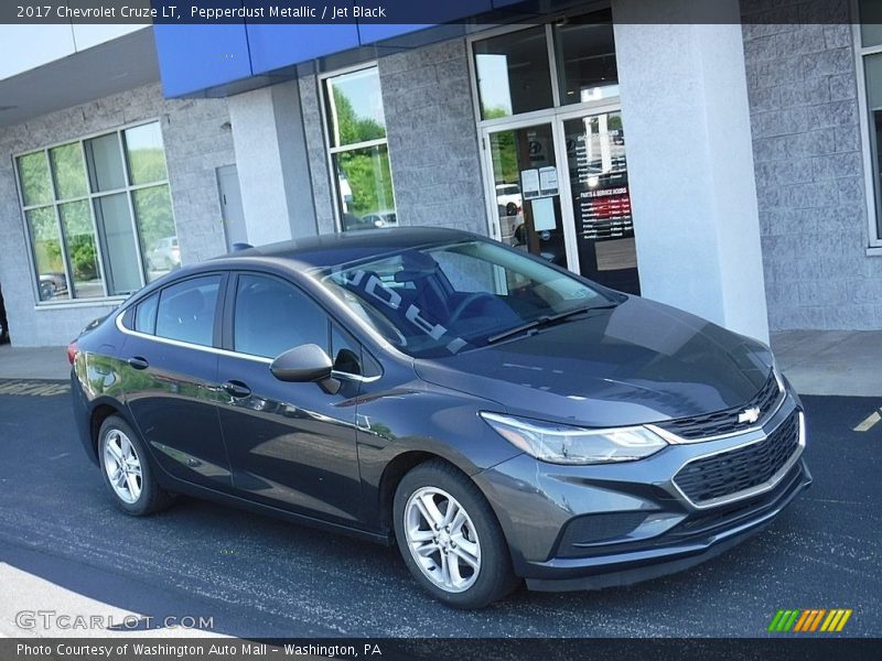 Pepperdust Metallic / Jet Black 2017 Chevrolet Cruze LT