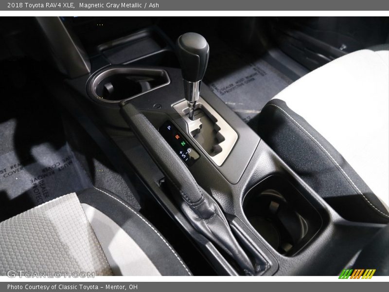 Magnetic Gray Metallic / Ash 2018 Toyota RAV4 XLE