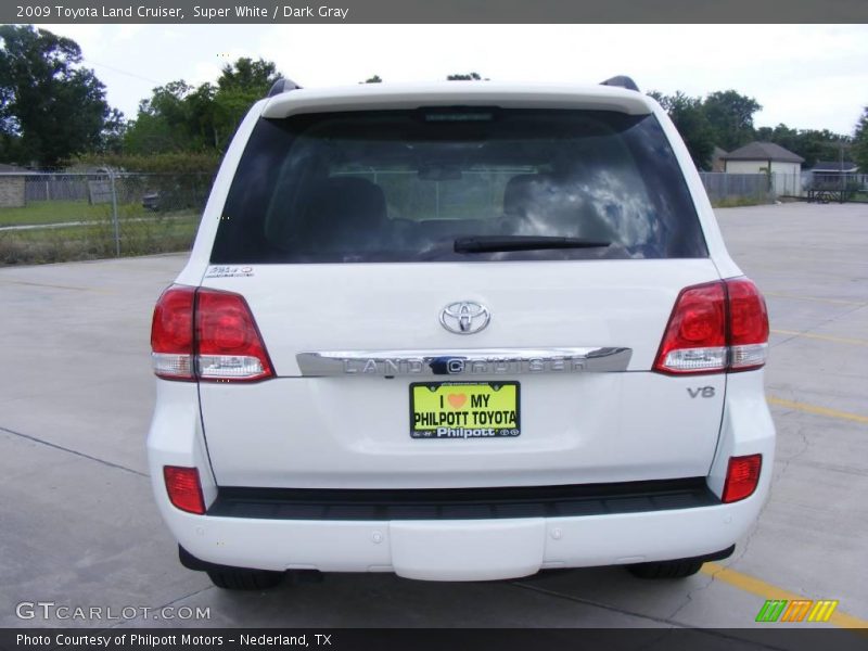 Super White / Dark Gray 2009 Toyota Land Cruiser