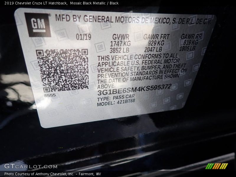 Mosaic Black Metallic / Black 2019 Chevrolet Cruze LT Hatchback