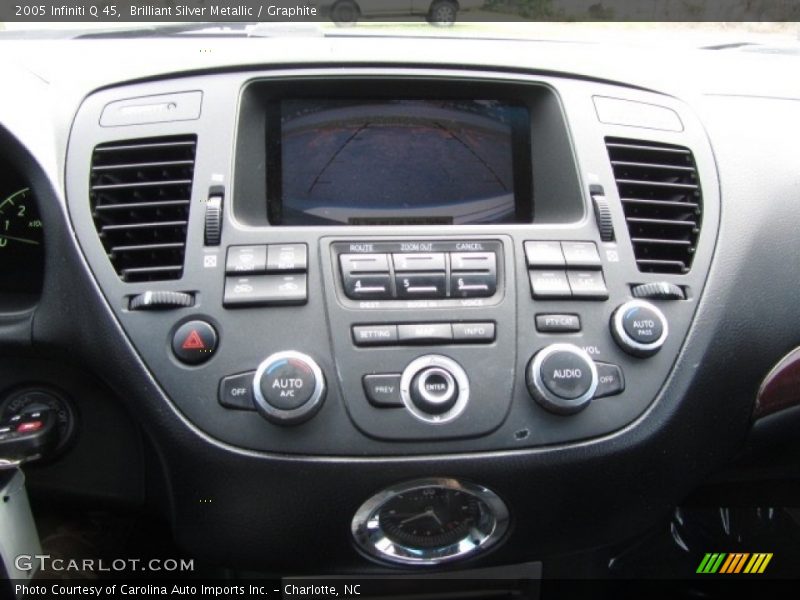 Brilliant Silver Metallic / Graphite 2005 Infiniti Q 45