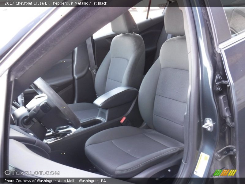 Pepperdust Metallic / Jet Black 2017 Chevrolet Cruze LT