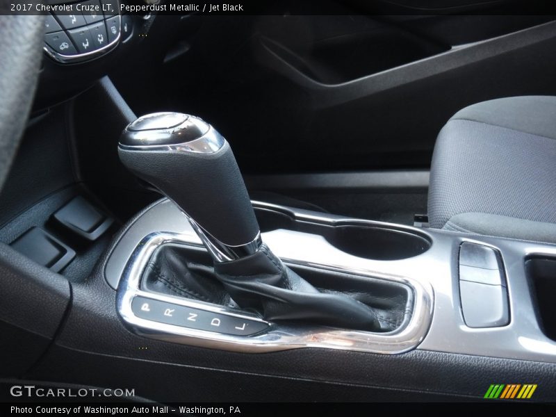 Pepperdust Metallic / Jet Black 2017 Chevrolet Cruze LT