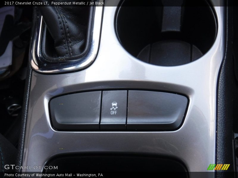 Pepperdust Metallic / Jet Black 2017 Chevrolet Cruze LT